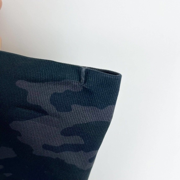 Spanx Seamless High Waisted Black Camo Leggings Size XL - Picture 8 of 12